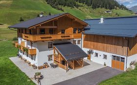 Nedererhof - Zimmer Alpenrose Mit Gemeinschaftskueche